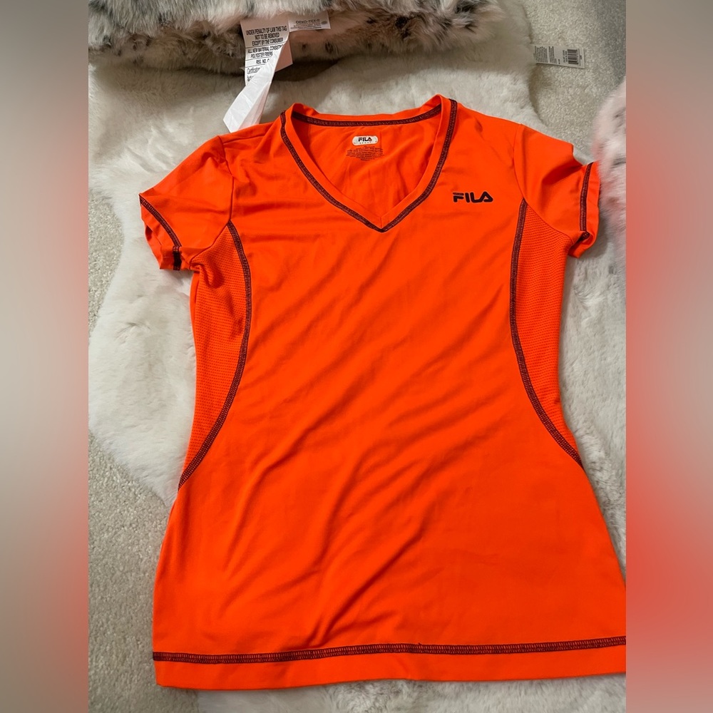 Fila XS Active v neck shirt